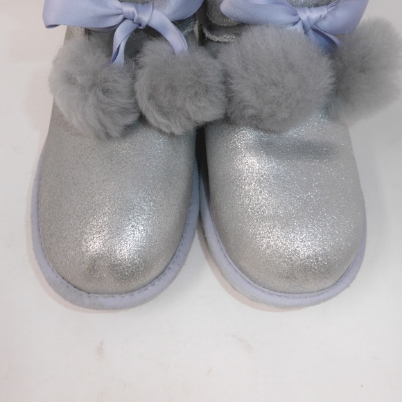 🔥❤️FINAL CLERANCE🔥🔥 * UGG Gita Pom Pom Boots Youth Mis-matched Size Pair NEW - Picture 3 of 8